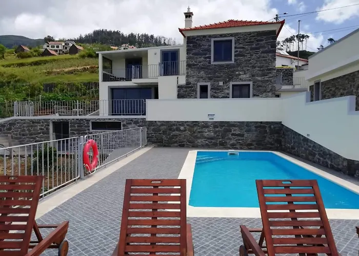 Quinta Escola Farma Arco da Calheta (Madeira)